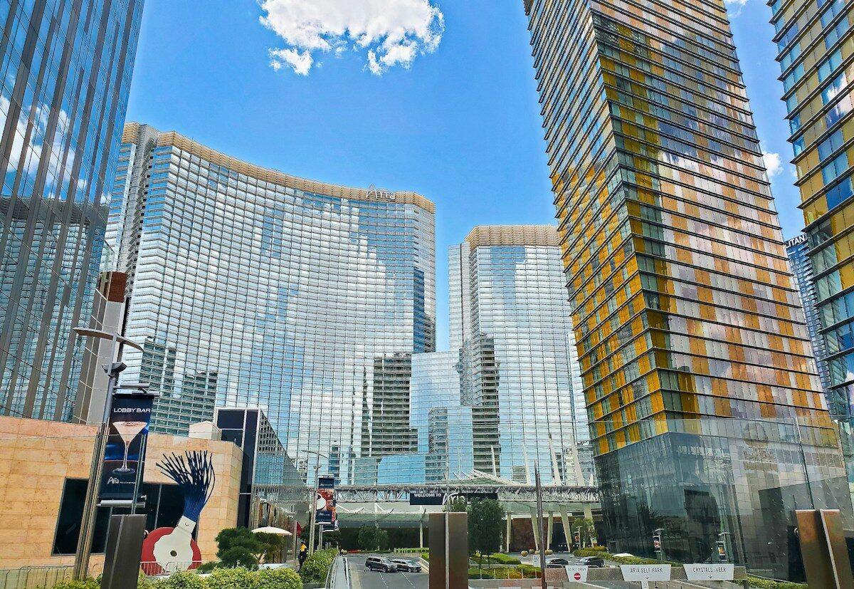 Aria vs Cosmopolitan: Which Las Vegas Resort Wins in 2026