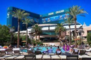 Mirage vs MGM Grand: Which Las Vegas Icon Comes Out on Top