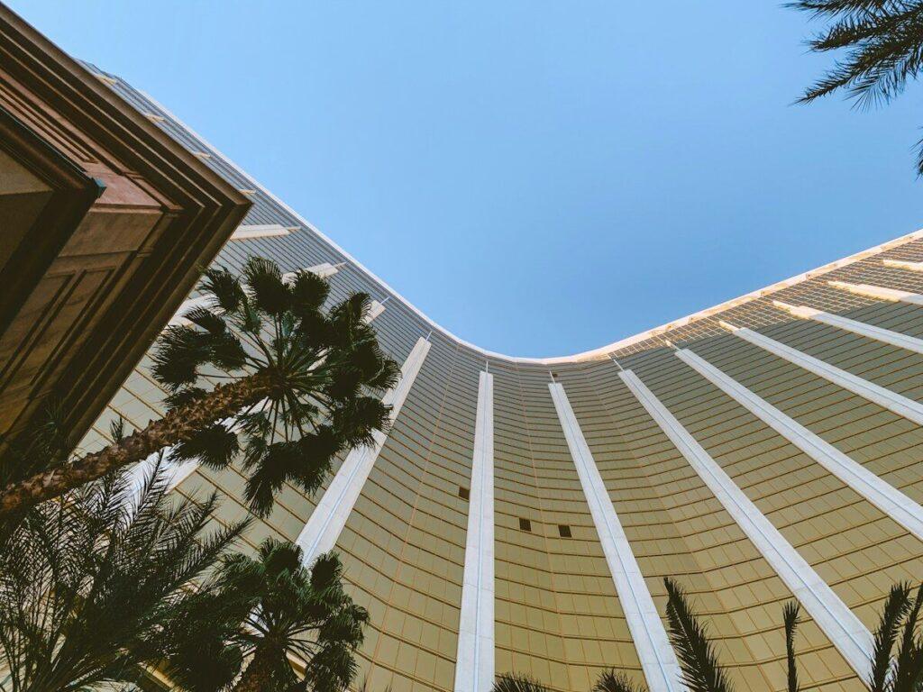 Bellagio vs Mandalay Bay: Where Should You Stay in Vegas